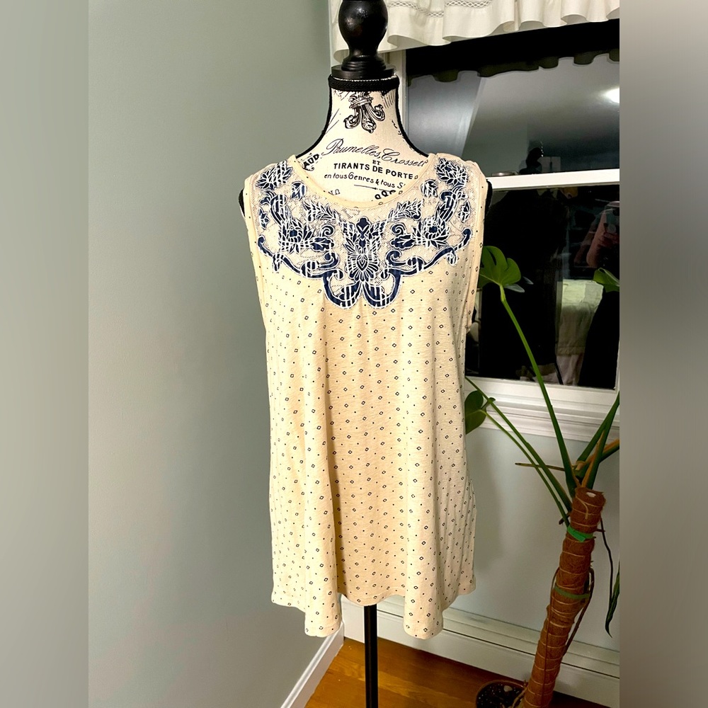 Lucky brand tank top with embroidery detailed top